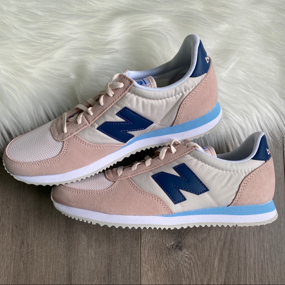 NWT New Balance 220 Women’s Shoes - Picture 10 of 11